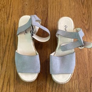 Gray wedges